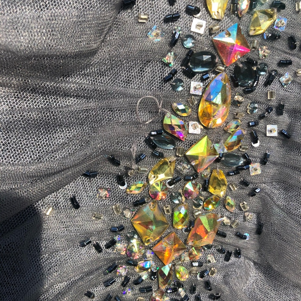 STUNNING Formal Dress - Picture 12 of 16